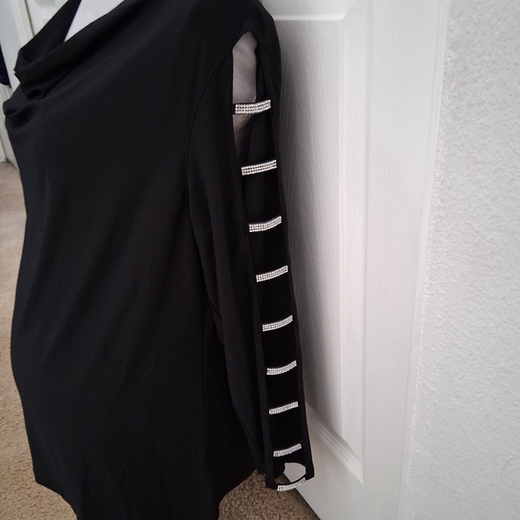 NWOT 2 Piece Pant Set With Crystal Bar Detailing    Size XL - Picture 4 of 14